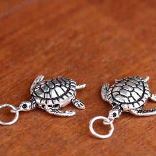 HANDMADE THAILAND SILVER TURTLE PENDANT